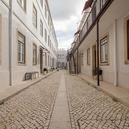 Charming Apartment In Private Condominium At Graca Лиссабон Экстерьер фото